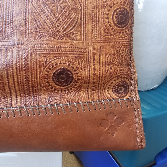 Patricia Nash leather tote - Picture 2 of 8